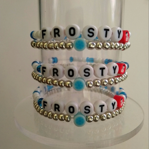 Kids Frosty the snowman blue white and silver seed beads bracelet - Picture 2 of 2